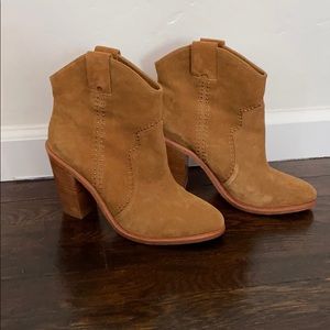 Joie camel booties